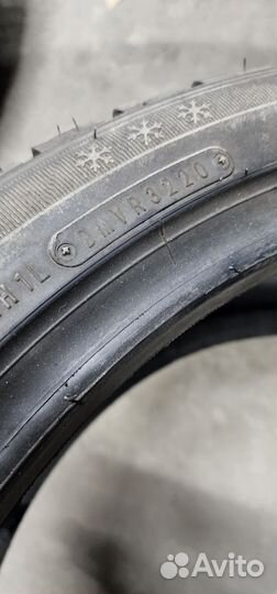 Dunlop SP Winter Ice 02 245/40 R20