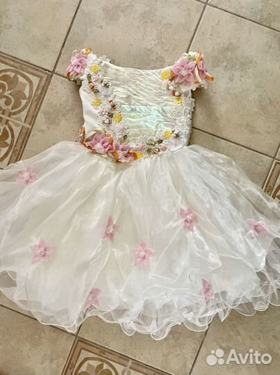 Платье нарядное,красивое для праздника,пышное