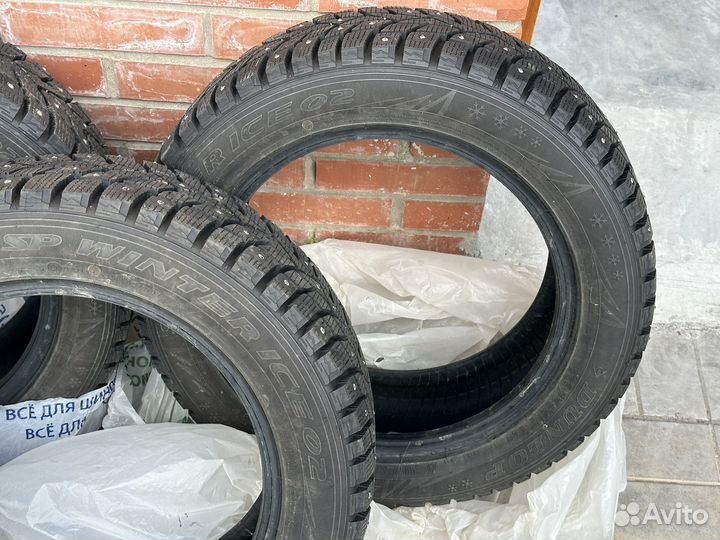 Dunlop SP Winter Ice 02 205/55 R16 94T