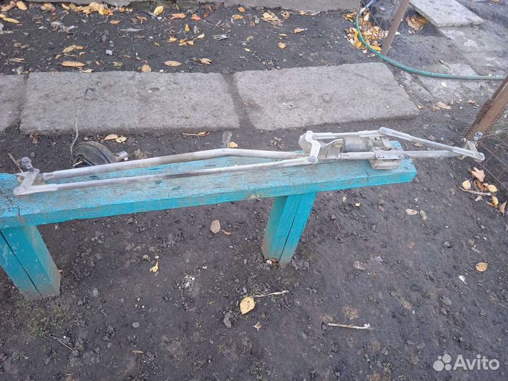 Трапеция дворников Пежо 307