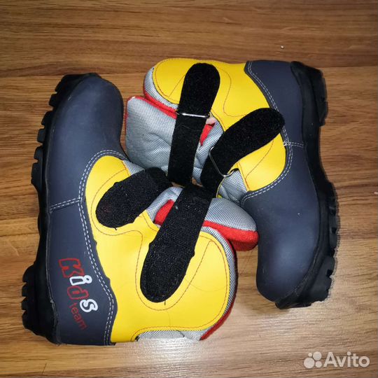 Лыжные ботинки