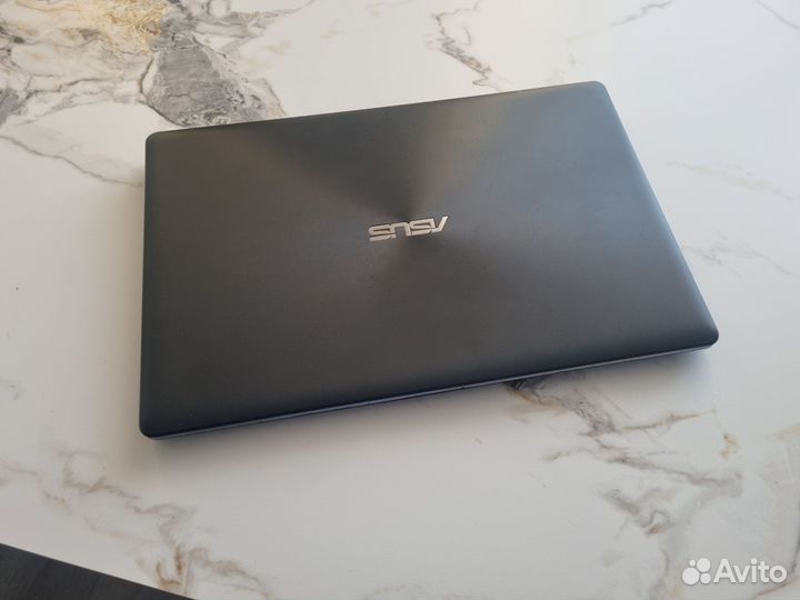 Ноутбук asus X550C