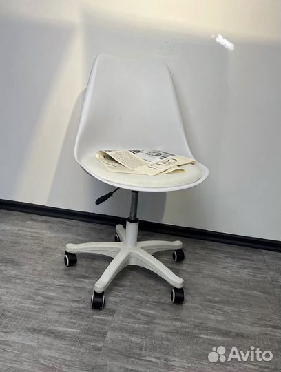 Компьютерный стул новый