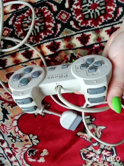 Геймпад ps one; dendy 8 bit