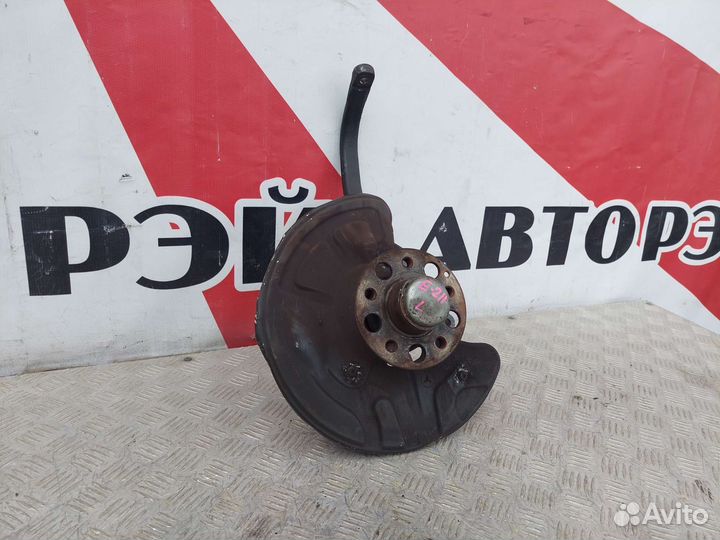 Кулак поворотный левый Mercedes W211 E211 S211