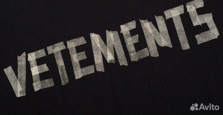 Футболка vetements