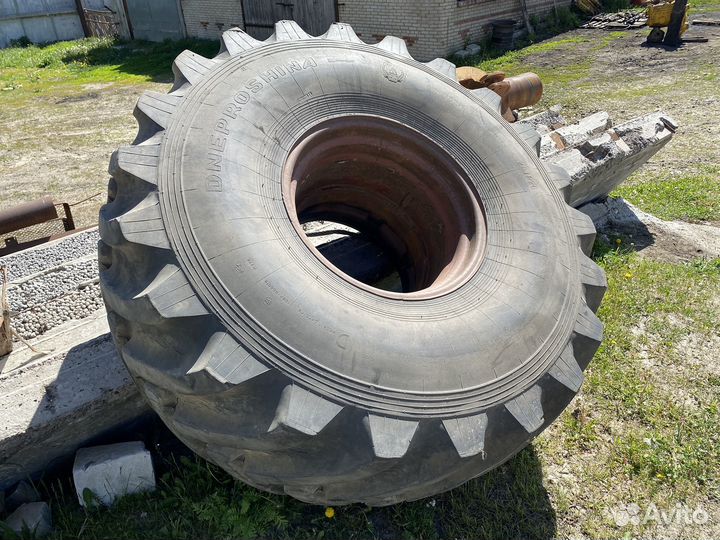 Резина на трактор Кировец