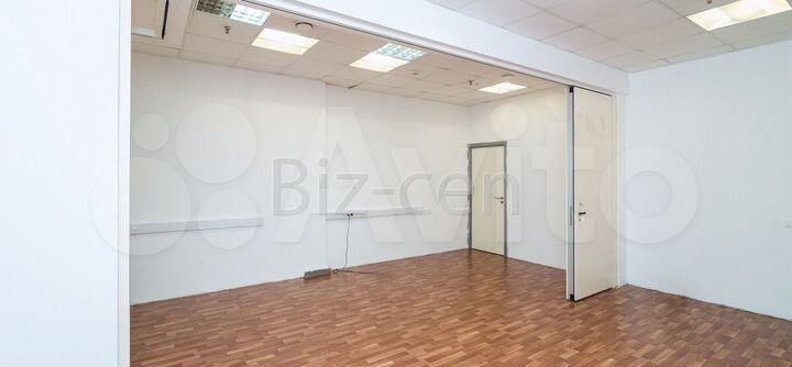 Недалеко от метро офис 72 кв.м в аренду