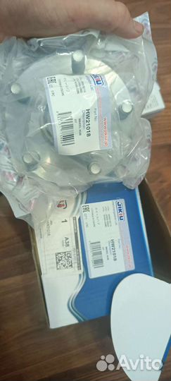 Передние амортизаторы toyota avensis