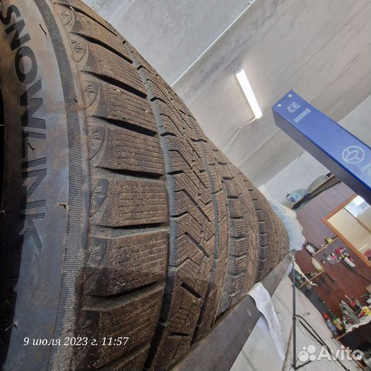 Triangle Snowlink TWT02 275/40 R20 и 315/35 R20 106V