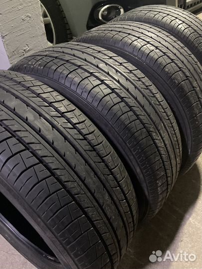 Yokohama dB Decibel E70B 215/55 R17 93V