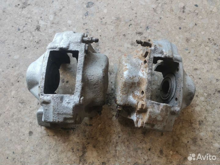 Задний суппорт левый правый Opel Vectra B