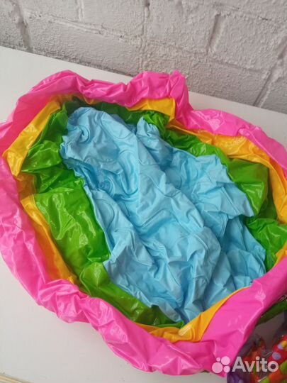 Детские надувные лодка, круг и бассейн