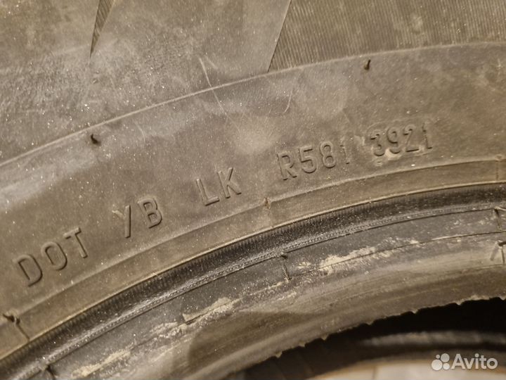 Pirelli Ice Zero 215/65 R16