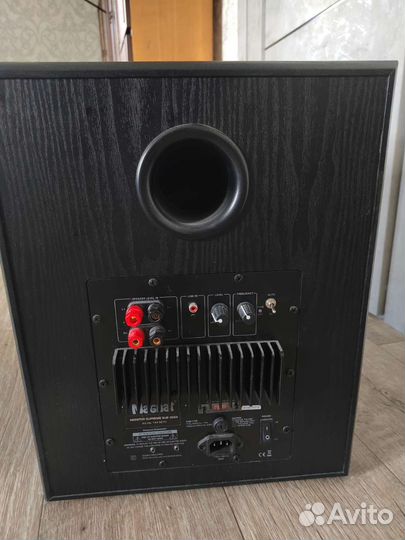 Сабвуфер Magnat Monitor Supreme Sub 302A