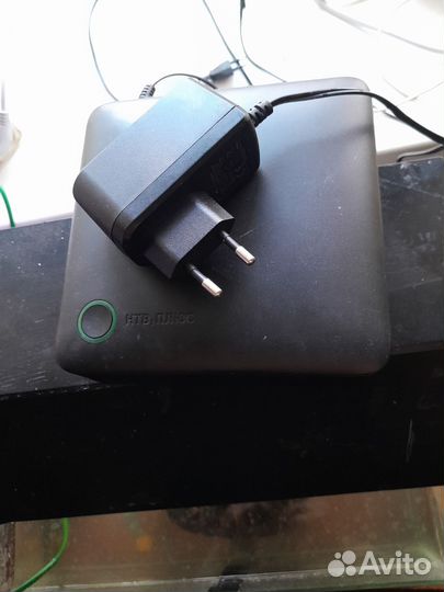 Спутниковая антенна и тарелка