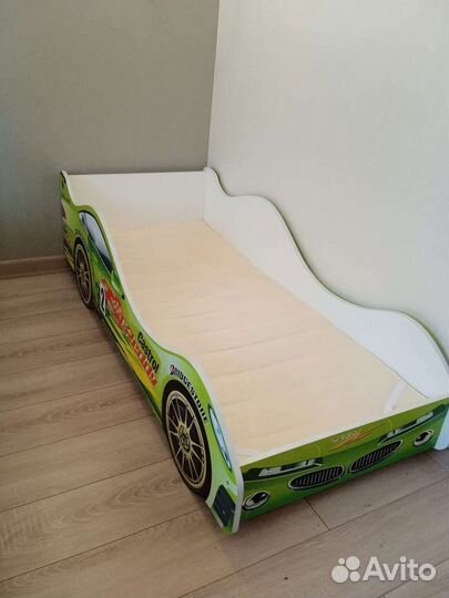 Детская кровать машинка с матрасом