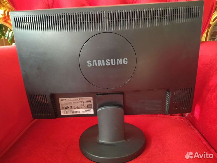 Широкоформатный Монитор 19 дюймов