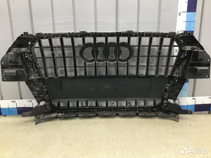 Решетка радиатора Audi Q3 2012-2018