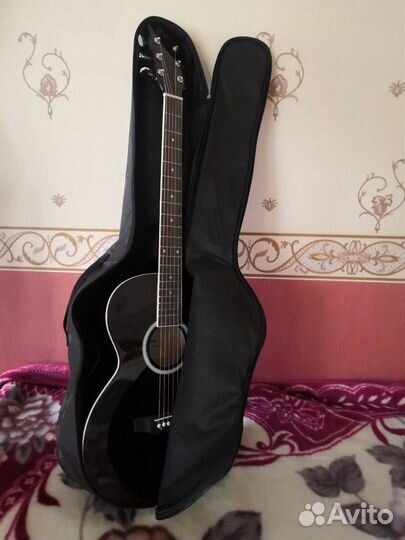 Акустическая гитара