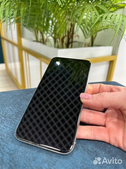 iPhone X, 64 ГБ