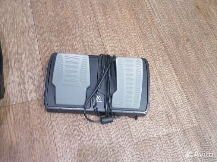 Игровой руль Logitech