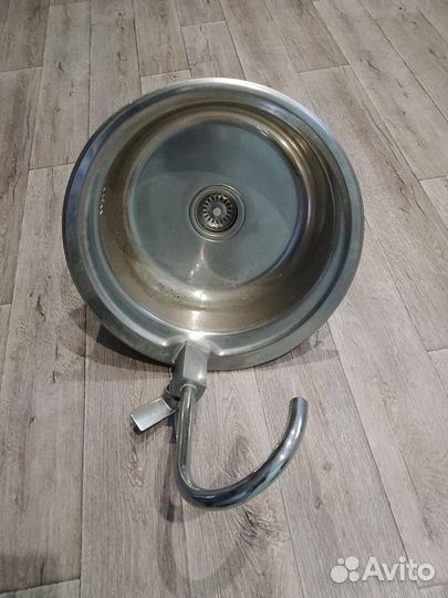 Продам раковину с краном б/у