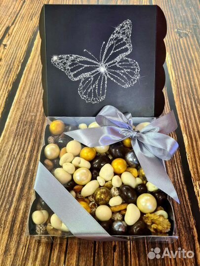 Подарок орехи и сладости 