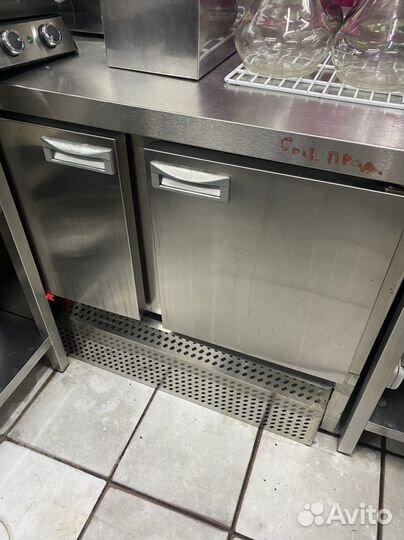 Стол охлаждаемый трехдверный hicold gne 111