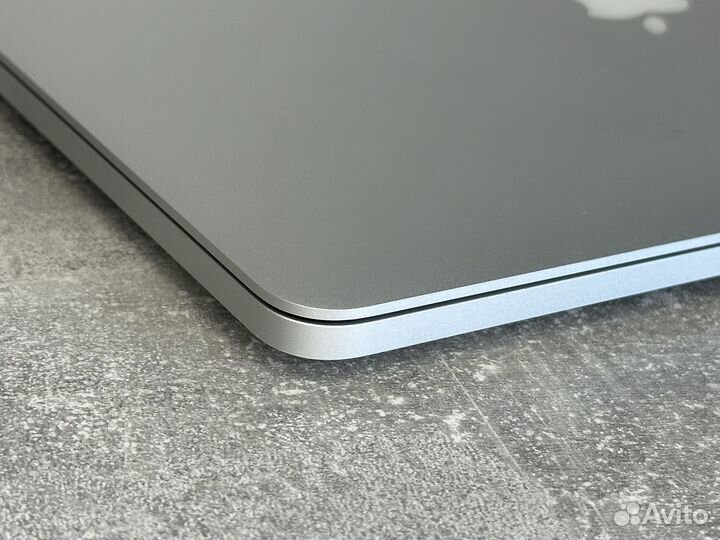 Apple MacBook Pro 13 2015 8/128/ Новый АКБ