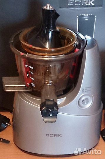 Соковыжималка Bork S610