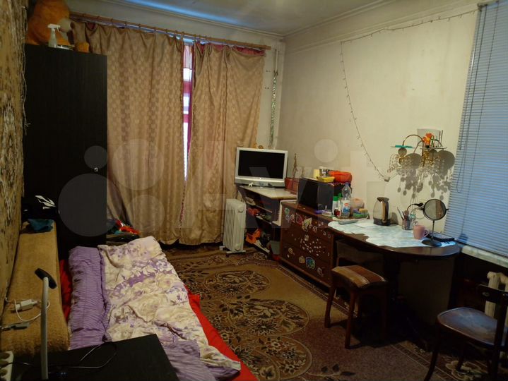 Комната 32,7 м² в 3-к., 1/3 эт.