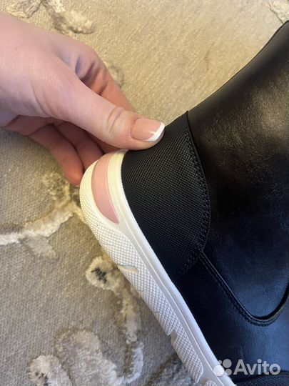 Ботинки демисезонные новые 30