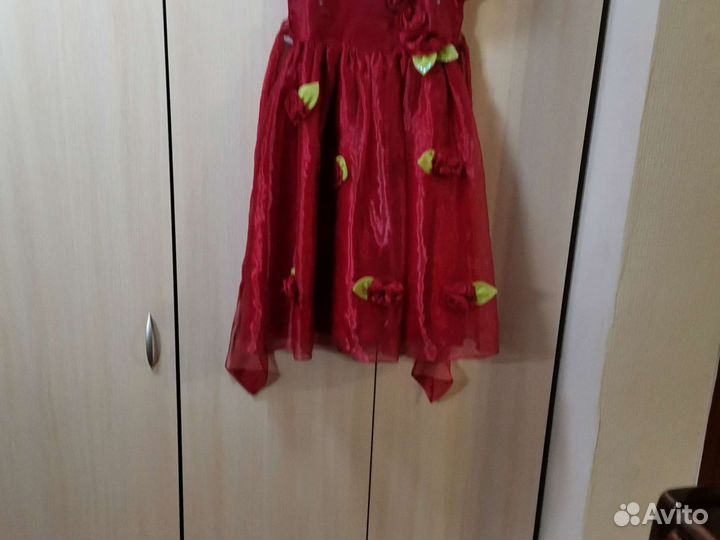 Платье праздничное