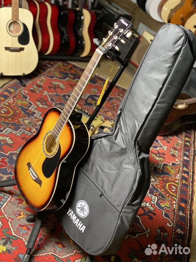 Акустическая гитара с чехлом Yamaha