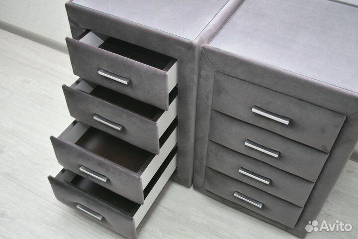 Прикроватные тумбы