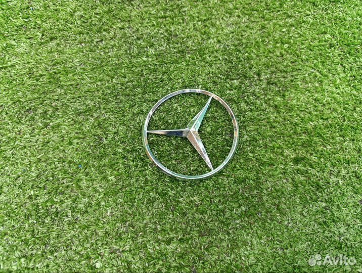 Эмблема крышки багажника Mercedes-Benz E W210