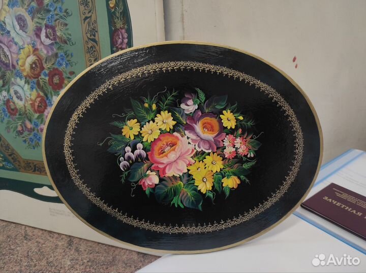 Преподаватель изо