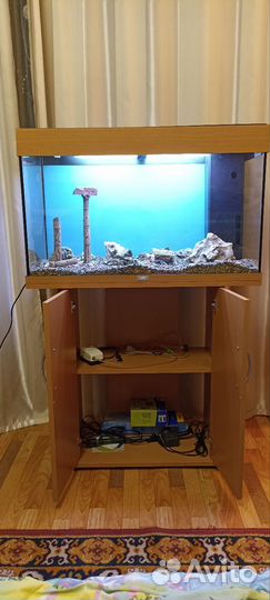 Аквариум juwel на 140 литров