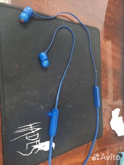 Беспроводные наушники jbltune110