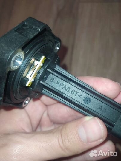 Датчик уровня масла Volkswagen Passat cc