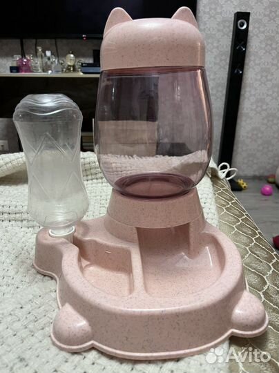 Автоматическая кормушка для собак и кошек