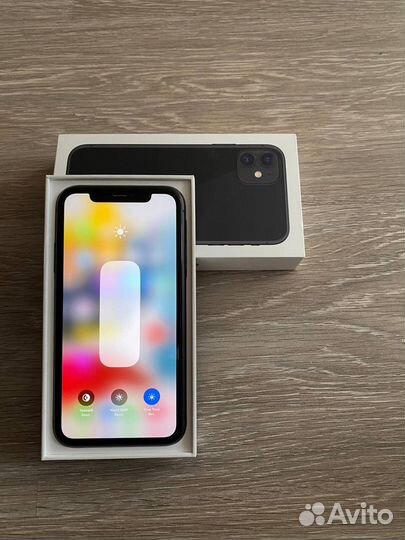 Телефон iPhone 11