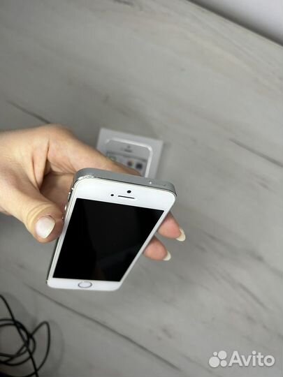 iPhone 5S, 16 ГБ