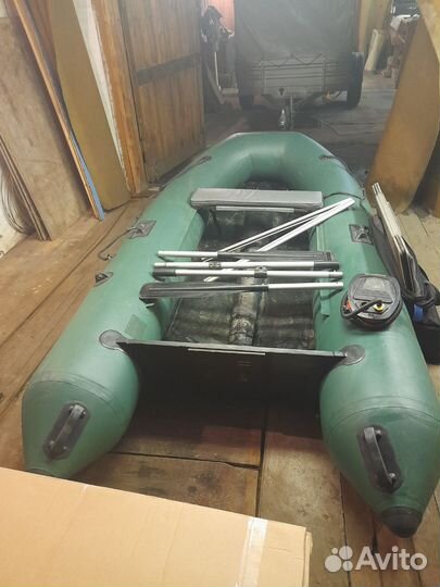 Лодка пилот-М320