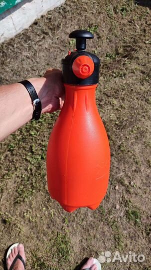 Опрыскиватель жук 2,5 литра