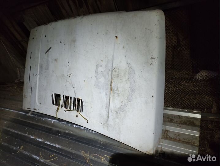 Капот и дверь правая на Ниву 21214