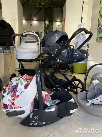 Автокресло Cybex cloud T i size Spring blossom