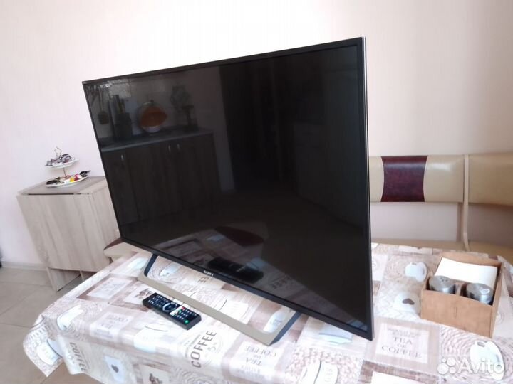SMART TV sony 43 дюйма(108см). как новый