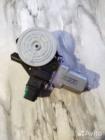 Двигатель стеклоподъёмника левый задний